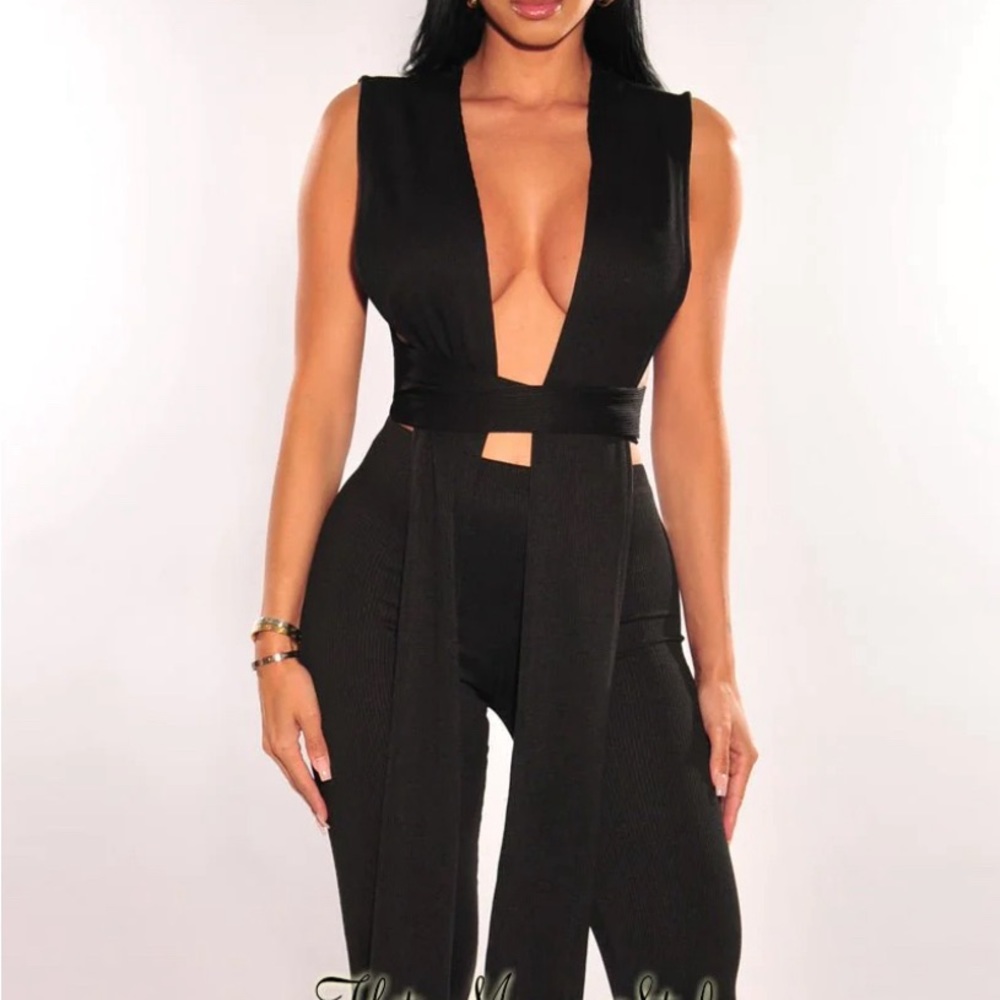 BLACK KNIT SLEEVELESS WRAP AROUND LEGGINGS TWO PIECE SET